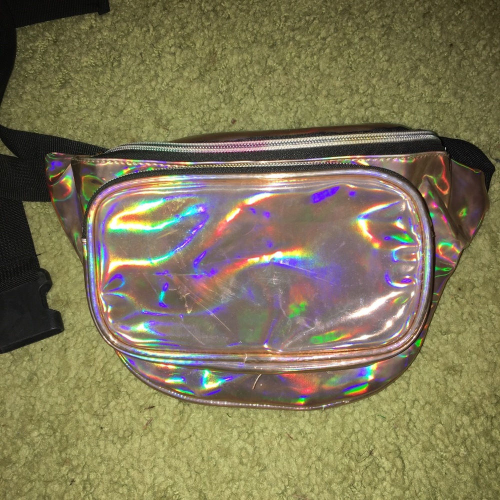 Holographic fanny pac